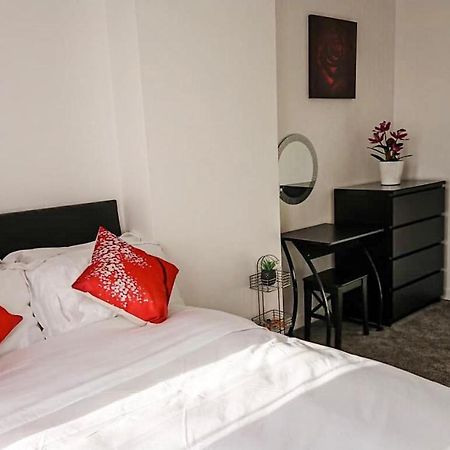 Carnock Road Apartment - Silverburn Shopping Centre Γλασκώβη Εξωτερικό φωτογραφία