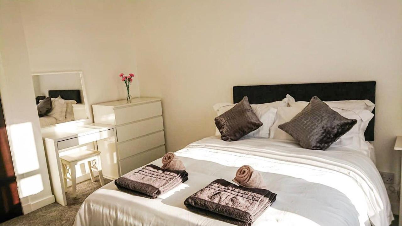 Carnock Road Apartment - Silverburn Shopping Centre Γλασκώβη Εξωτερικό φωτογραφία