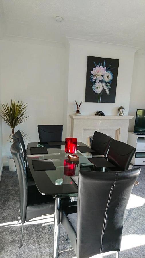 Carnock Road Apartment - Silverburn Shopping Centre Γλασκώβη Εξωτερικό φωτογραφία