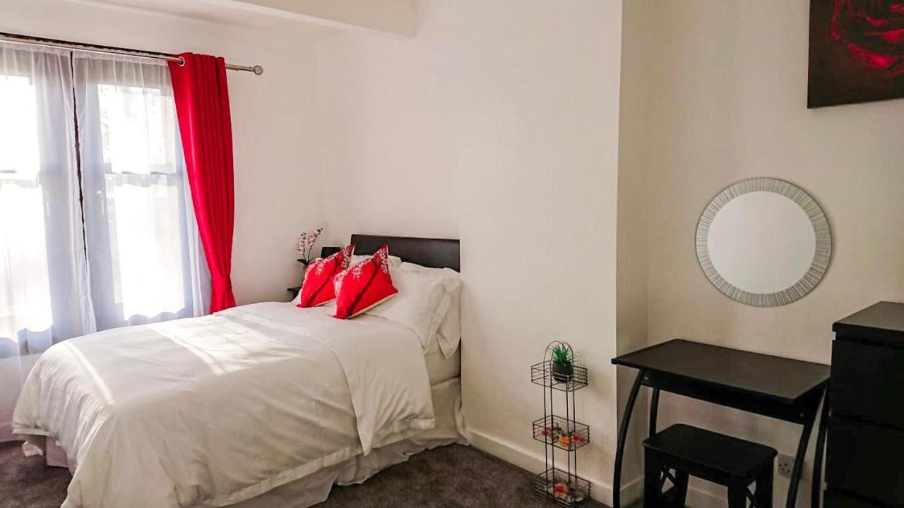 Carnock Road Apartment - Silverburn Shopping Centre Γλασκώβη Εξωτερικό φωτογραφία