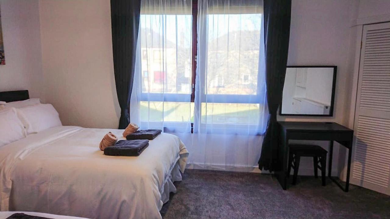 Carnock Road Apartment - Silverburn Shopping Centre Γλασκώβη Εξωτερικό φωτογραφία