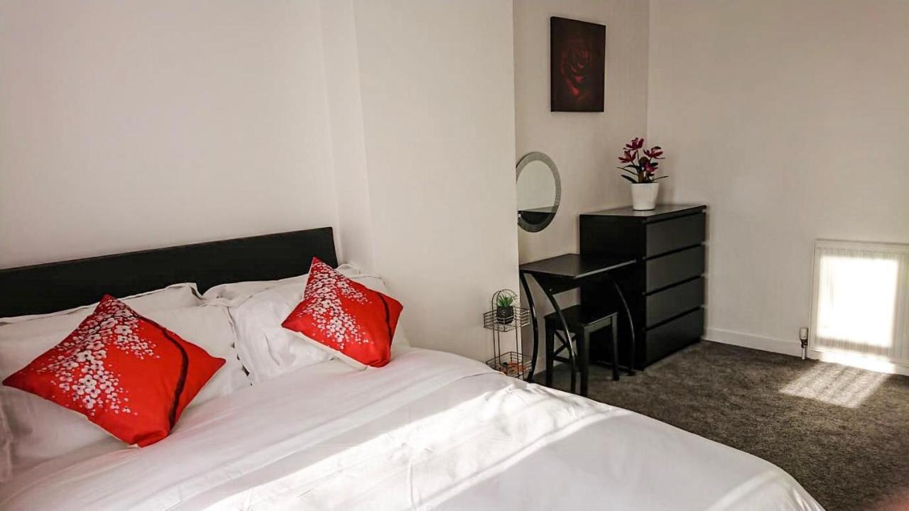 Carnock Road Apartment - Silverburn Shopping Centre Γλασκώβη Εξωτερικό φωτογραφία