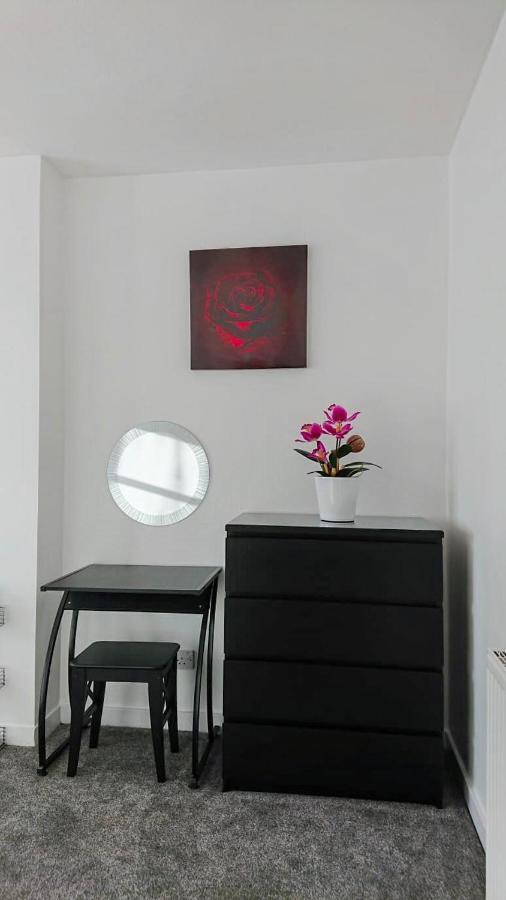 Carnock Road Apartment - Silverburn Shopping Centre Γλασκώβη Εξωτερικό φωτογραφία